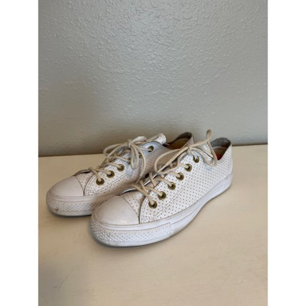 White Leather Converse Men's Size 6 Women's Size‎ 8